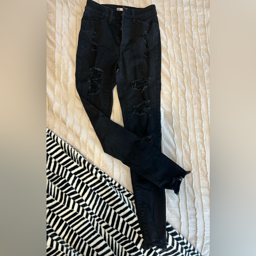 Black holy jeans (goods for life)